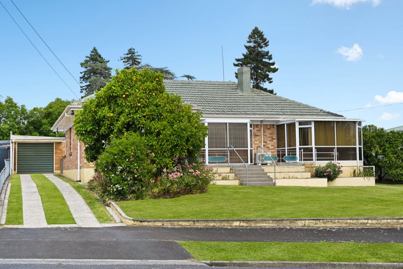 10 Johnsview Terrace, Hillcrest, Hamilton - Carousel 2