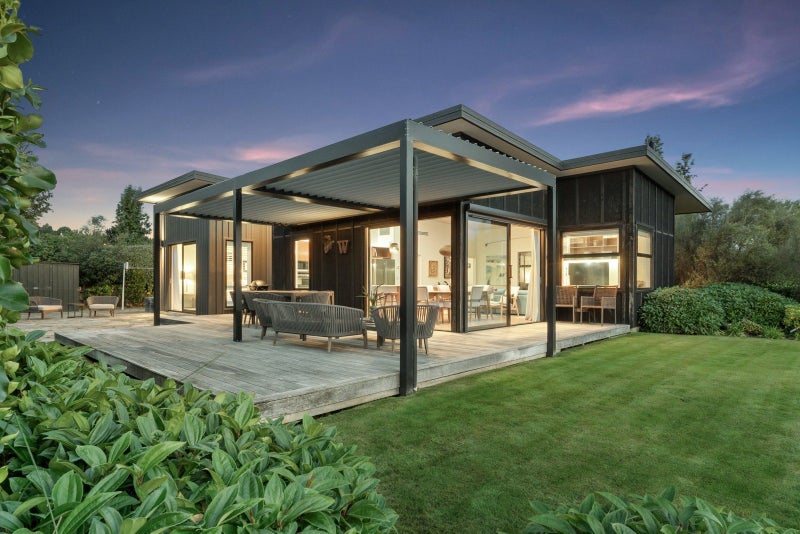 1 Kirimoko Crescent, Wanaka, Wanaka - Carousel 1