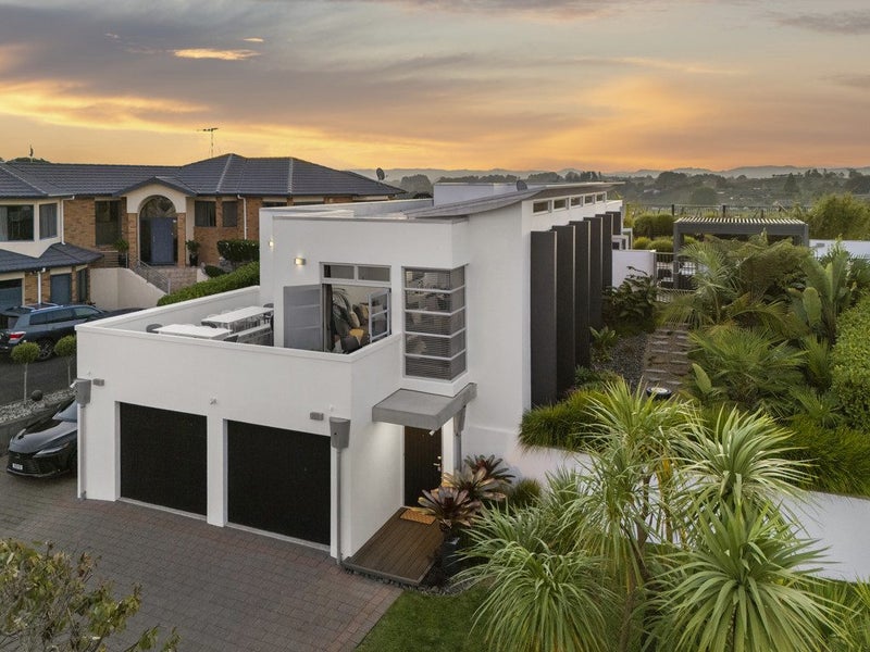 16 Southworth Place, Grandview Heights, Hamilton - Carousel 1