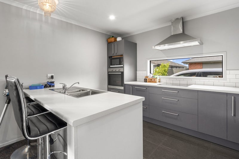 18 RABY LANE, Pyes Pa, Tauranga - Carousel 1