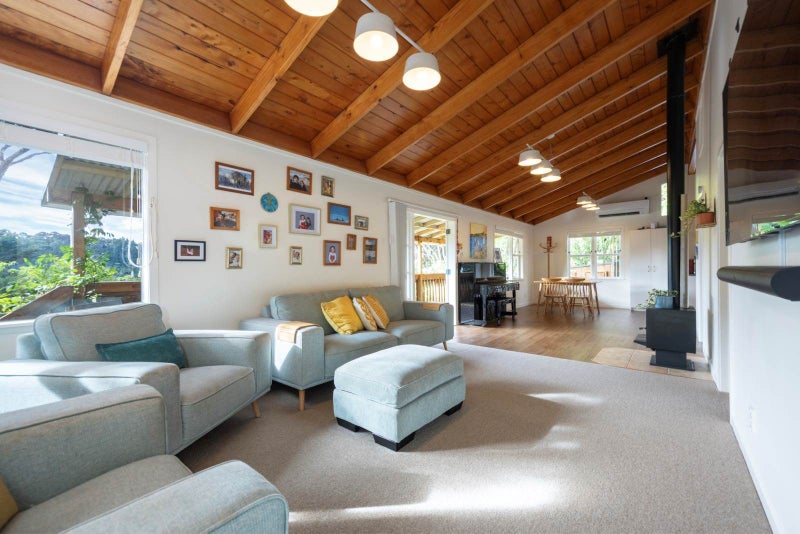 198 Scenic Drive, Titirangi, Auckland - Carousel 2