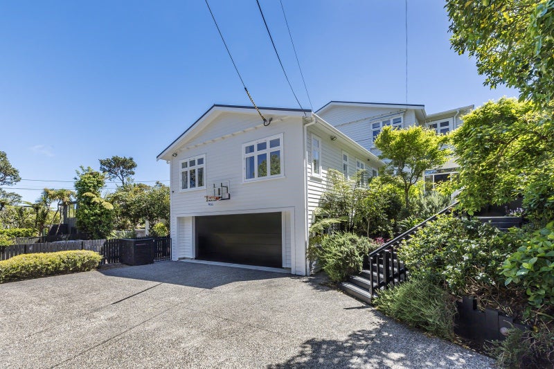 8 Plymouth Street, Karori, Wellington - Carousel 1