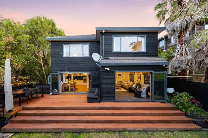 2/31 John Court Street, Birkenhead, Auckland - Carousel 34