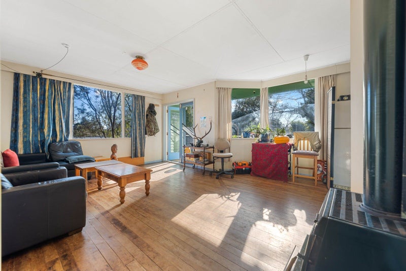 7 Tongariro Road, Tūrangi - Carousel 1