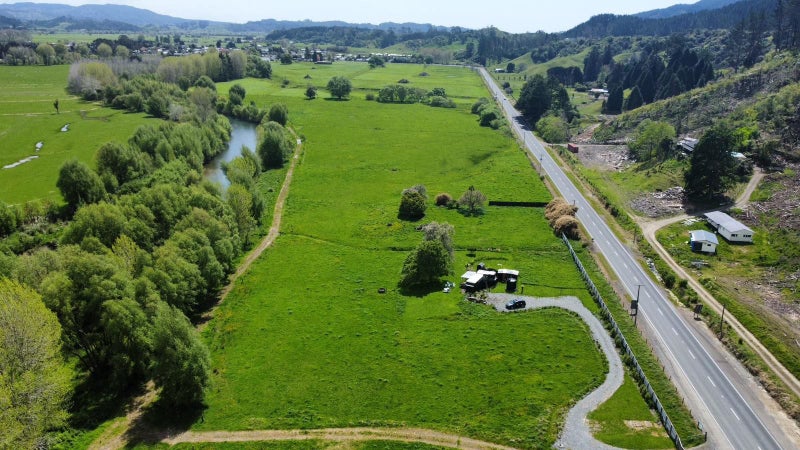 70 State Highway 2, Taneatua, Tāneatua - Carousel 1