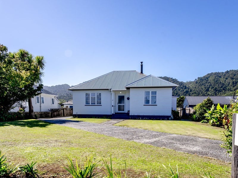 37 Firth Street, Cobden, Greymouth - Carousel 1
