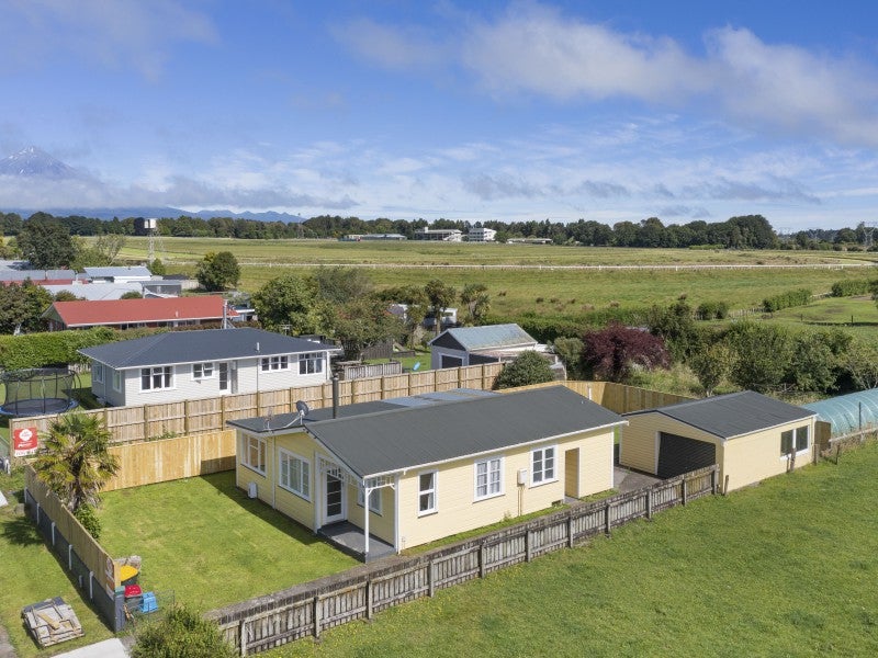 166 Pembroke Road, Stratford - Carousel 2