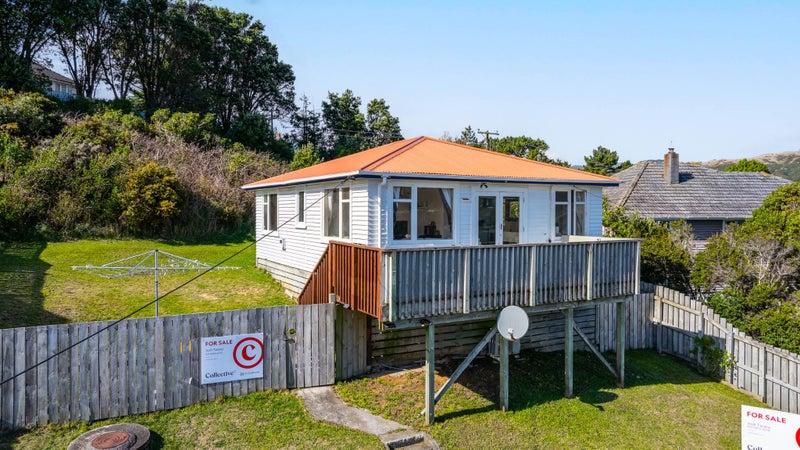 11 Dorset Grove, Cannons Creek, Porirua - Carousel 2