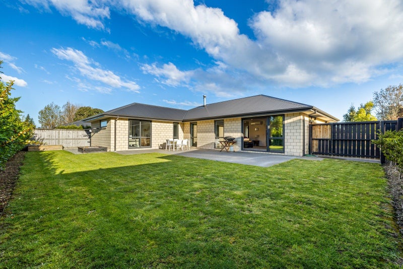 7/17 Wineberry Avenue, Amberley, Amberley - Carousel 2