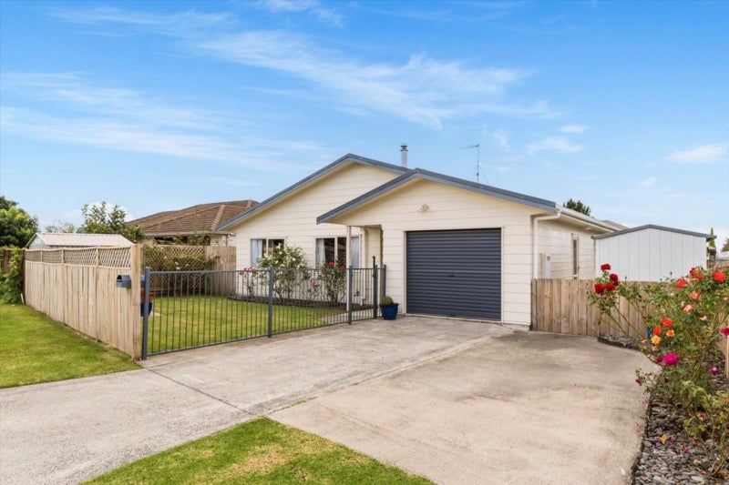13 MacLoughlin Drive, Te Puke, Te Puke - Carousel 1