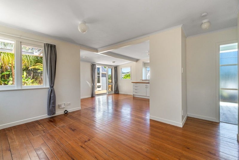 10 Mostyn Street, Kingsland, Auckland - Carousel 1