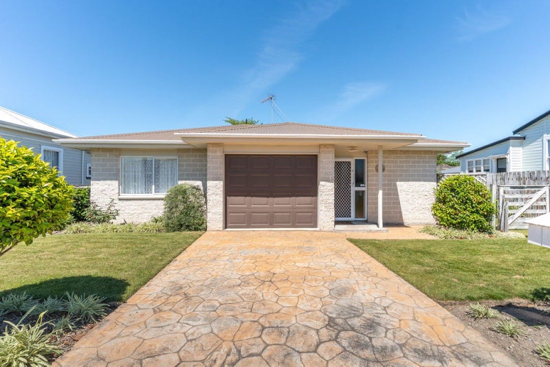 4 Seddon Street, Carterton - Carousel 1