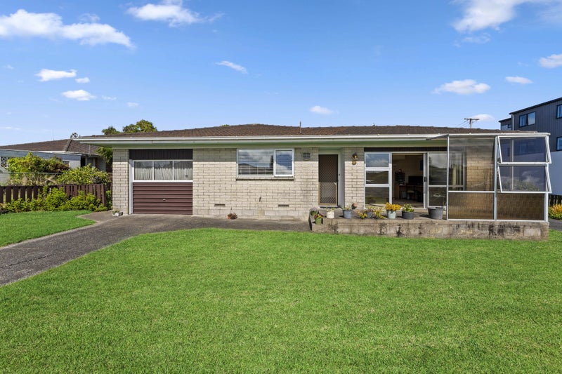 1/104 Coronation Road, Papatoetoe, Auckland - Carousel 1