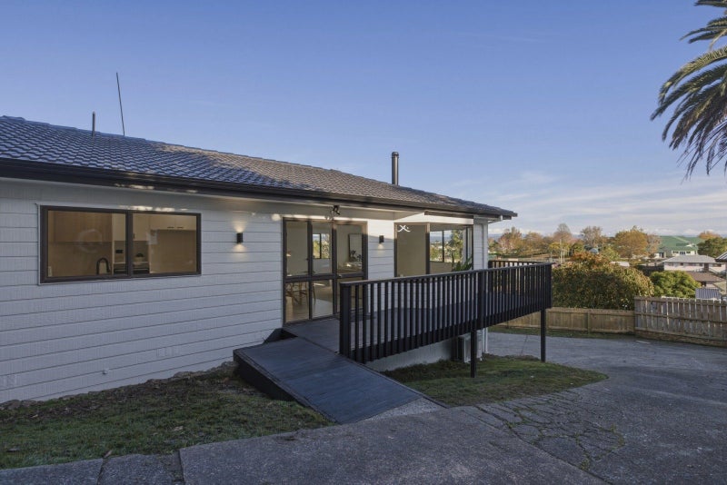14 Pelorus Street, Welcome Bay, Tauranga, Bay Of Plenty - Carousel 12