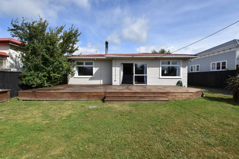 226 High Street South, Carterton - Carousel 1