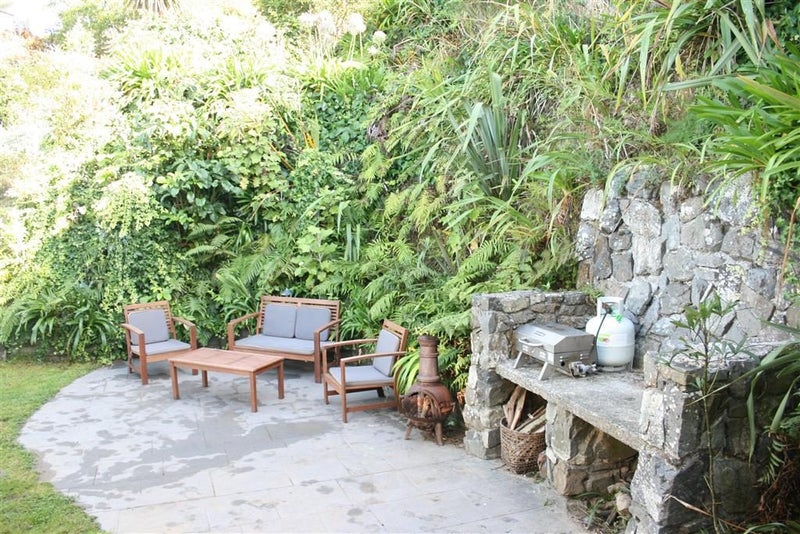 1 Sasanqua Way, Crofton Downs, Wellington - Carousel 1