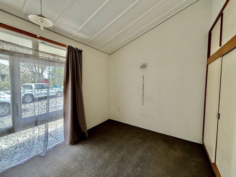 2/12 McFaddens Road, St Albans, Christchurch - Carousel 2