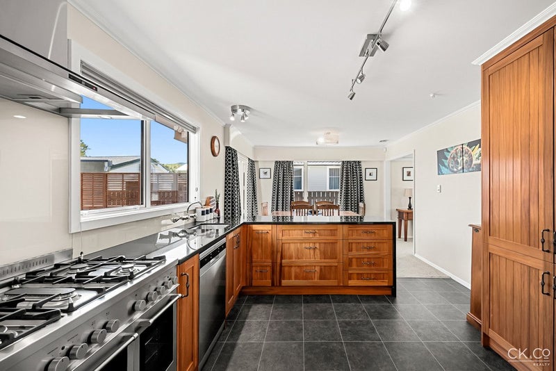 71 Holdsworth Avenue, Trentham, Upper Hutt - Carousel 2