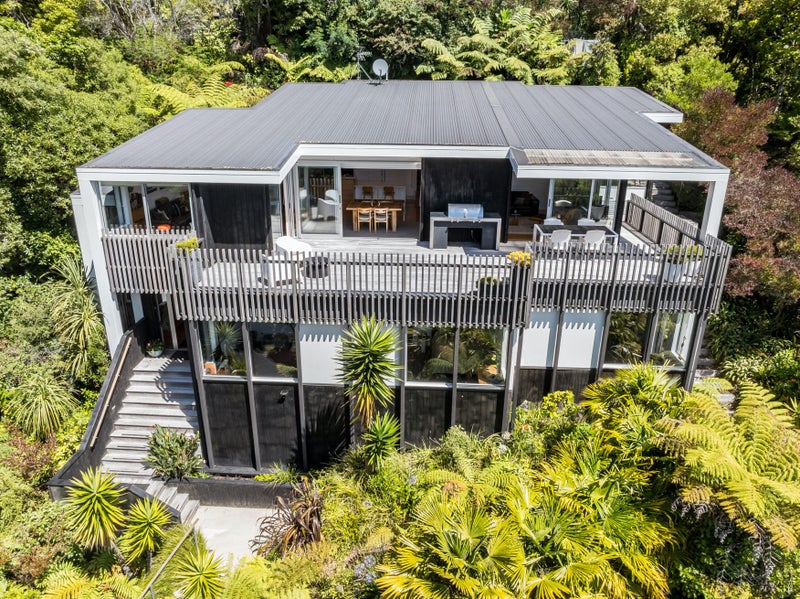 4 Francis Bell Grove, Lowry Bay, Lower Hutt, Wellington - Carousel 2