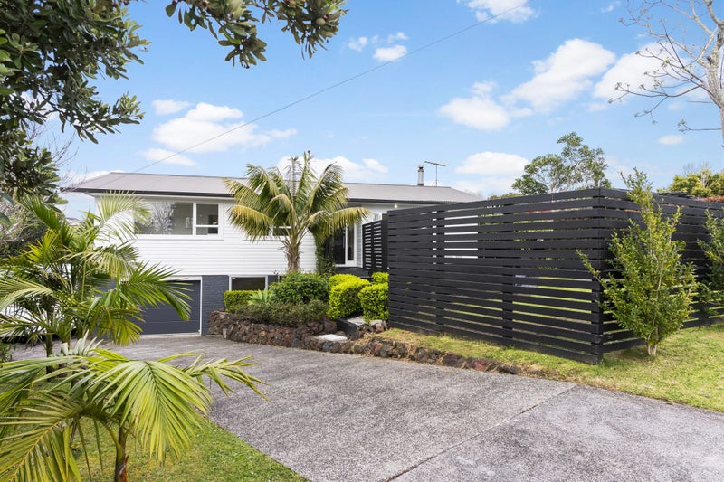 29 Trelawn Place, Cockle Bay, Auckland - Carousel 1