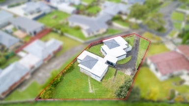 9 Hollows Crescent, Takaro, Palmerston North - Carousel 1
