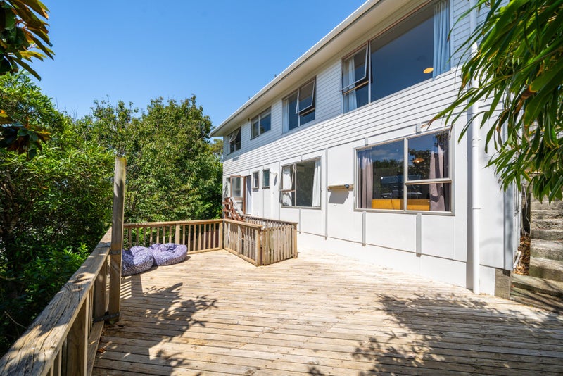 15A Kereru Bend, Tawa, Wellington - Carousel 2