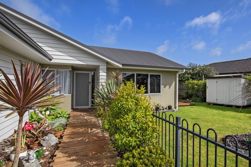 4 Sea Dune Place, Ruakaka - Carousel 1