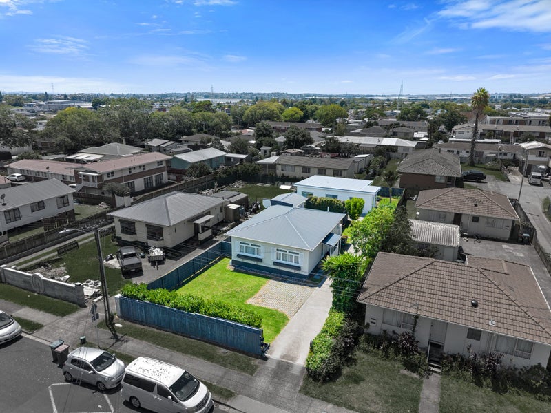 32 Hutton Street, Otahuhu, Auckland - Carousel 1