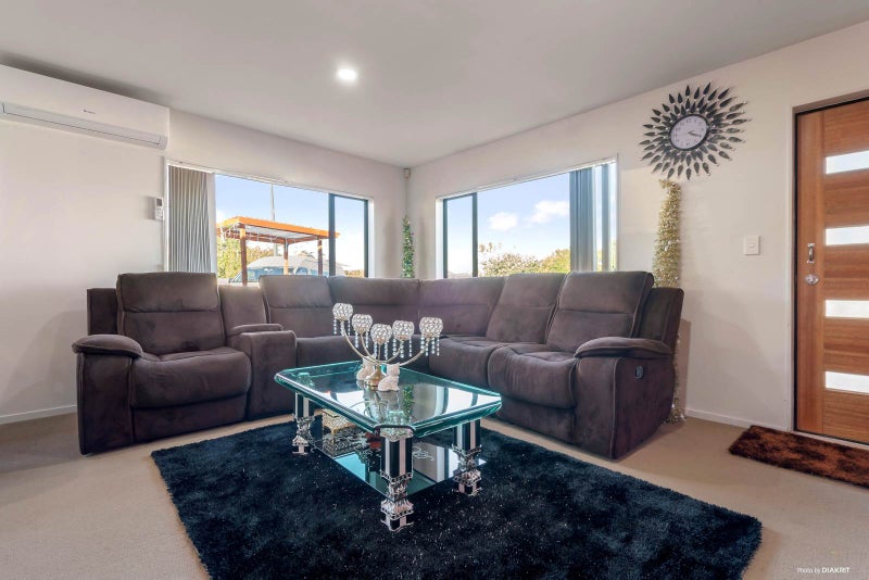84 Robert Skelton Place, Clendon Park, Auckland - Carousel 2