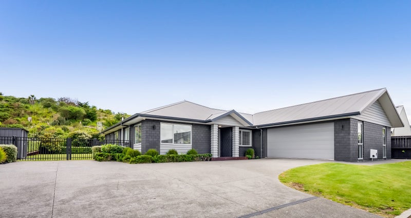 13 Birdie Lane, Waiwhakaiho, New Plymouth - Carousel 1