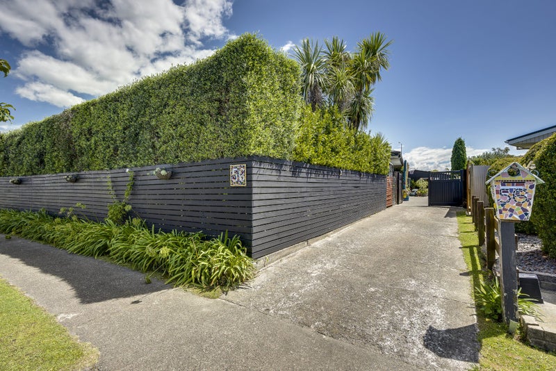 56 Clarence Cox Crescent, Pirimai, Napier - Carousel 1