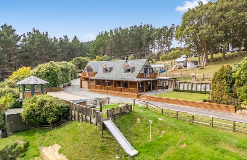 42 Cottle Park Drive, Normandale, Lower Hutt, Wellington - Carousel 1