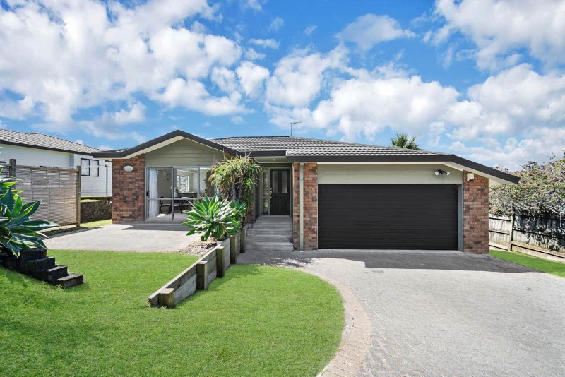 23 McKinley Road, Sunnyvale, Auckland - Carousel 1