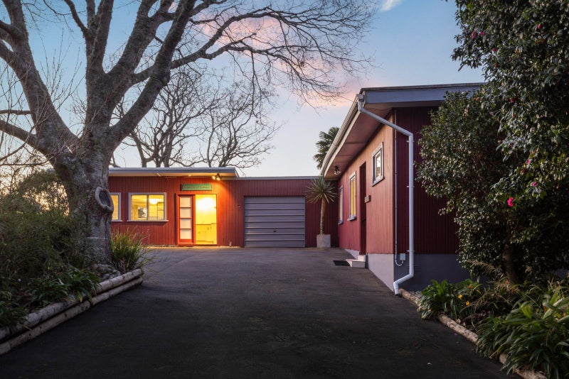 51 Kent Terrace, Riverhead, Riverhead - Carousel 2