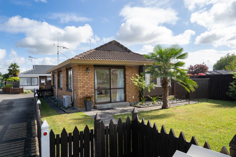 2/64 Hamilton Road, Cambridge, Cambridge - Carousel 1