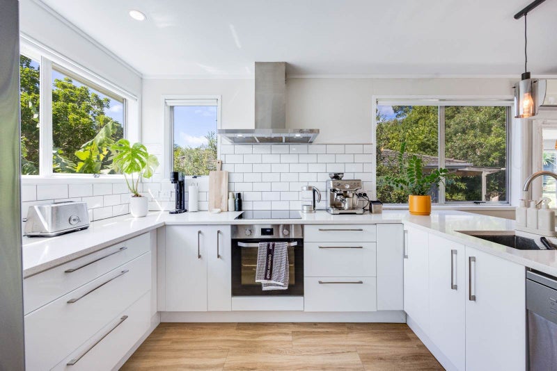 11 Airey Place, Torbay, Auckland - Carousel 2