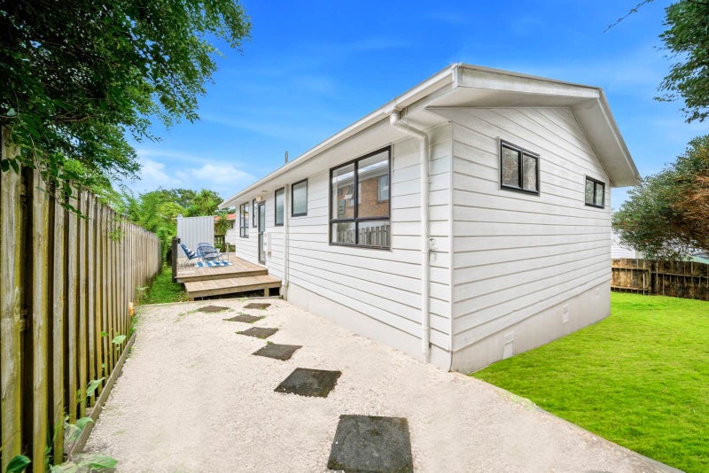 1/184 Chivalry Road, Glenfield, Auckland - Carousel 2