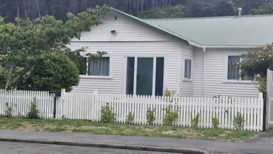 8 Hildreth Street, Karori, Wellington - Carousel 1