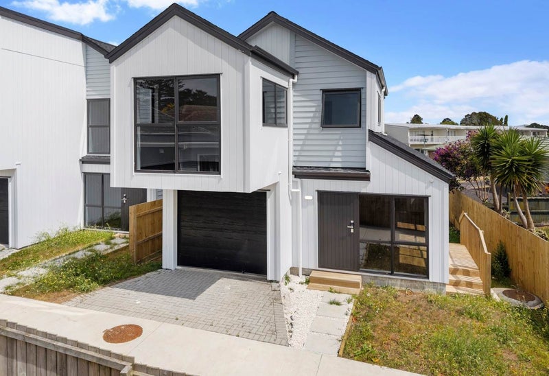 28 Lincoln Road, Henderson, Auckland - Carousel 1