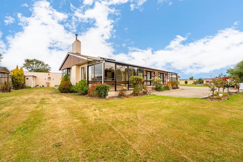 409C Thames Highway, Oamaru North, Oamaru - Carousel 1