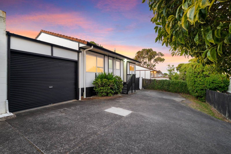 2/5 Cheam Place, Pakuranga Heights, Auckland - Carousel 1