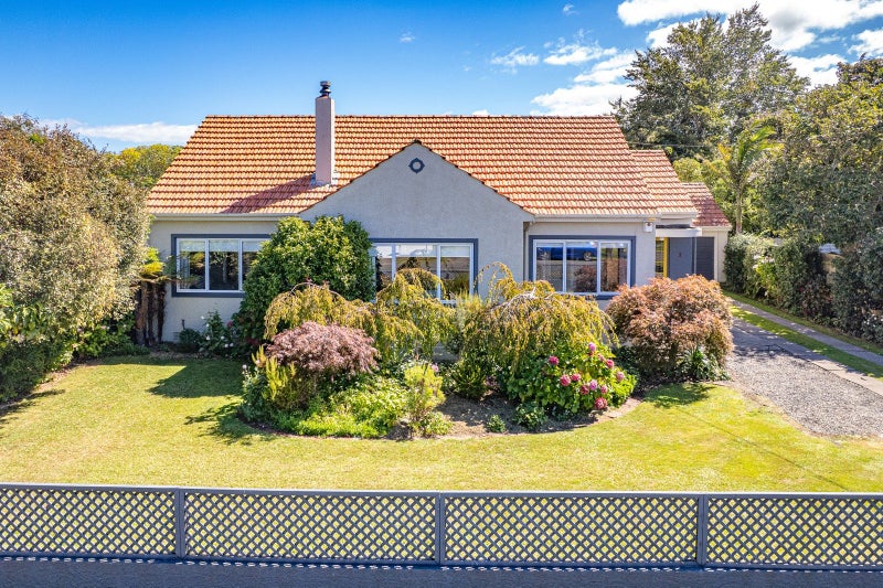 2 Tarata Street, Saint Johns Hill, Whanganui - Carousel 2