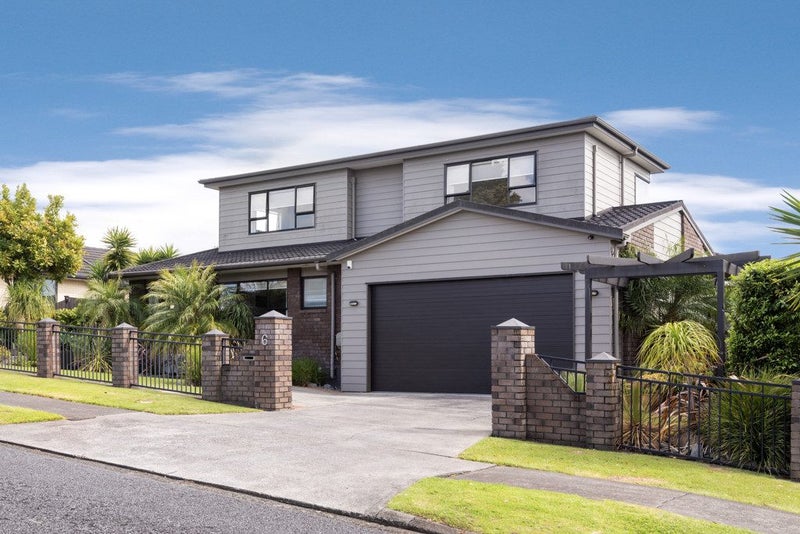 6 Borrowdace Avenue, Botany Downs, Auckland - Carousel 1