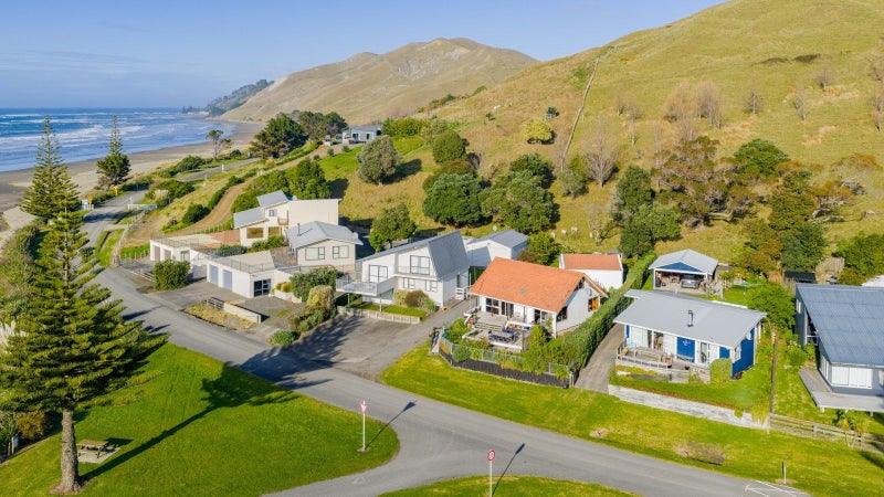 3432 Pourerere Beach Road, POURERERE, OMAKERE - Carousel 26