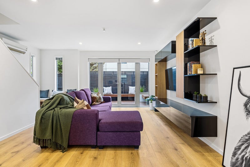 15C Whiteleigh Avenue, Addington, Christchurch - Carousel 1
