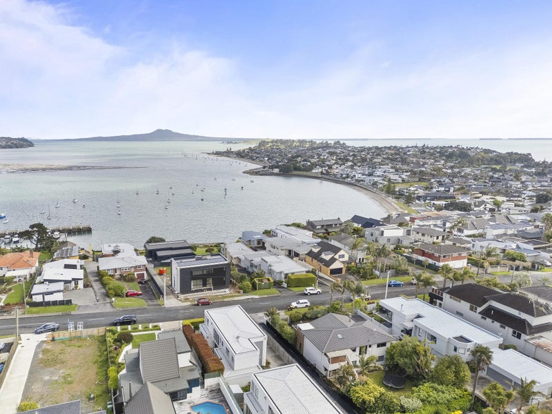 38 Takutai Avenue, Bucklands Beach, Auckland - Carousel 1