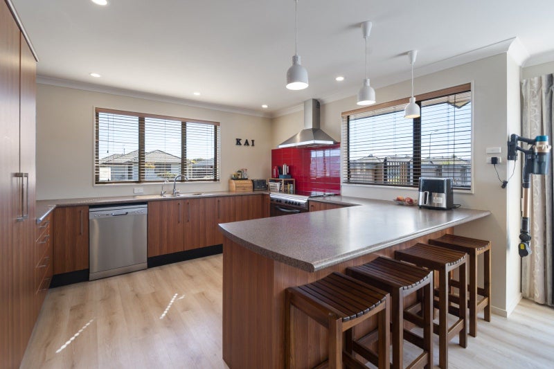 42 Peter Hall Drive, Kelvin Grove, Palmerston North, Manawatu / Whanganui - Carousel 2