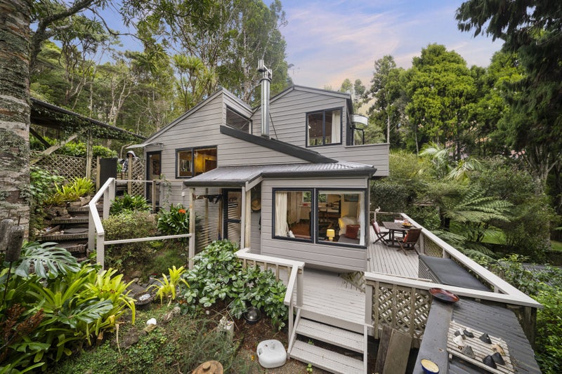 18 Tawini Road, Titirangi, Auckland - Carousel 20