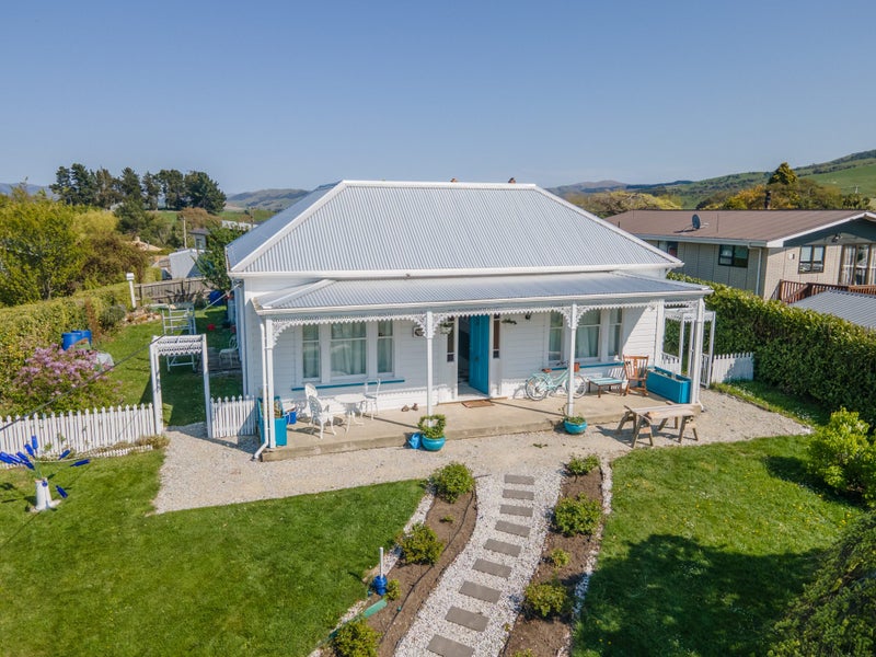 17 Beach Street, Waikouaiti, Waikouaiti - Carousel 2