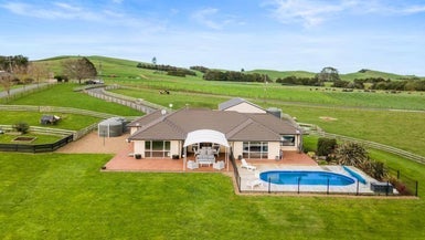 726 Monument Road, Pokeno - Carousel 1